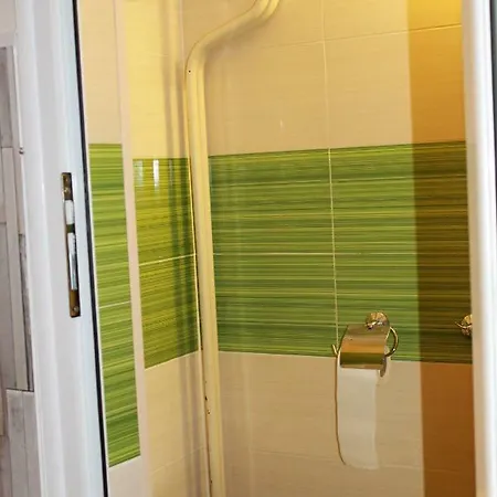 Helan Two Top Center Sofia