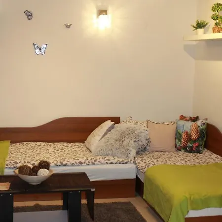 Helan Two Top Center Apartment