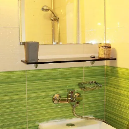 Helan Two Top Center Apartment *